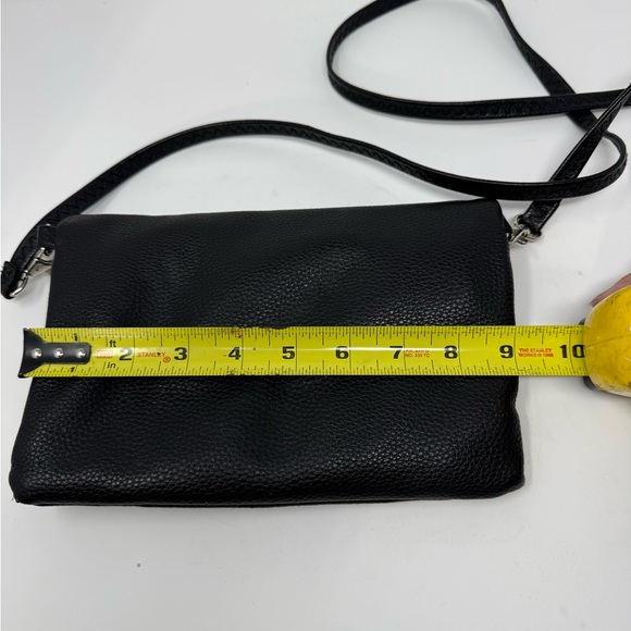 Black Crossbody Bag with Gold Iowa Hawkeyes Logo (A2A) - Picture 6 of 8